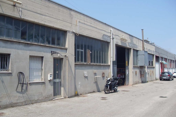 sdc10011 - capannone Pesaro (PU) CENTRO CITTA, VILLA FASTIGI 