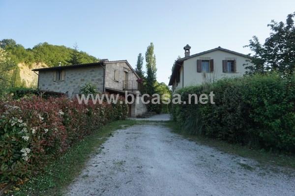 esterni borgo 3 casolari (6) - Unifamiliare Villa Urbino (PU) PIEVE DI CAGNA, PIEVE DI CAGNA 